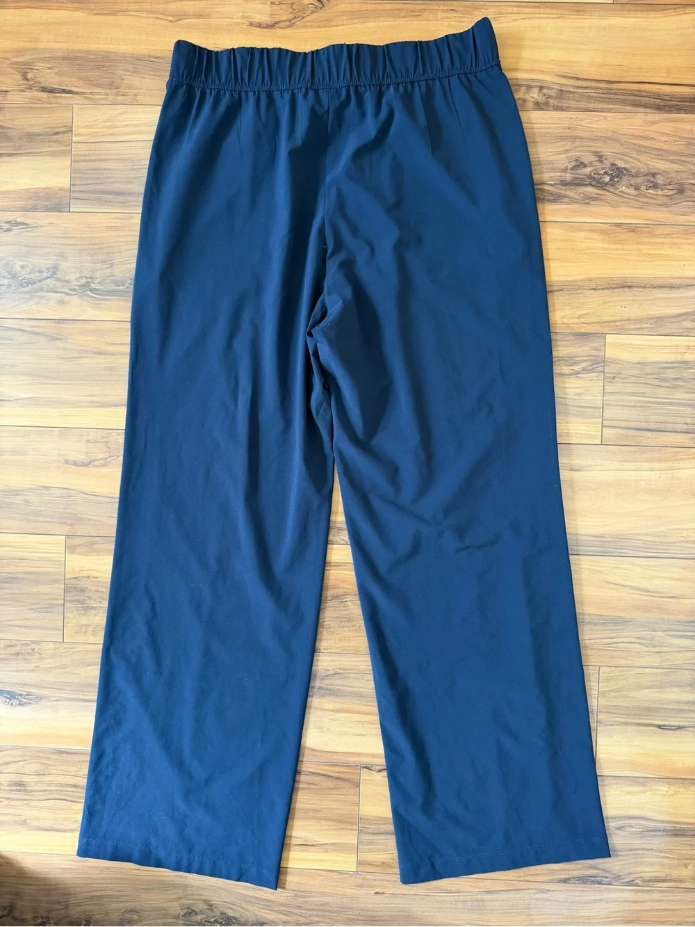 J Jill Fit Women’s Navy Wide-Leg Track Pants with Taupe Side Stripe - Picture 4 of 9
